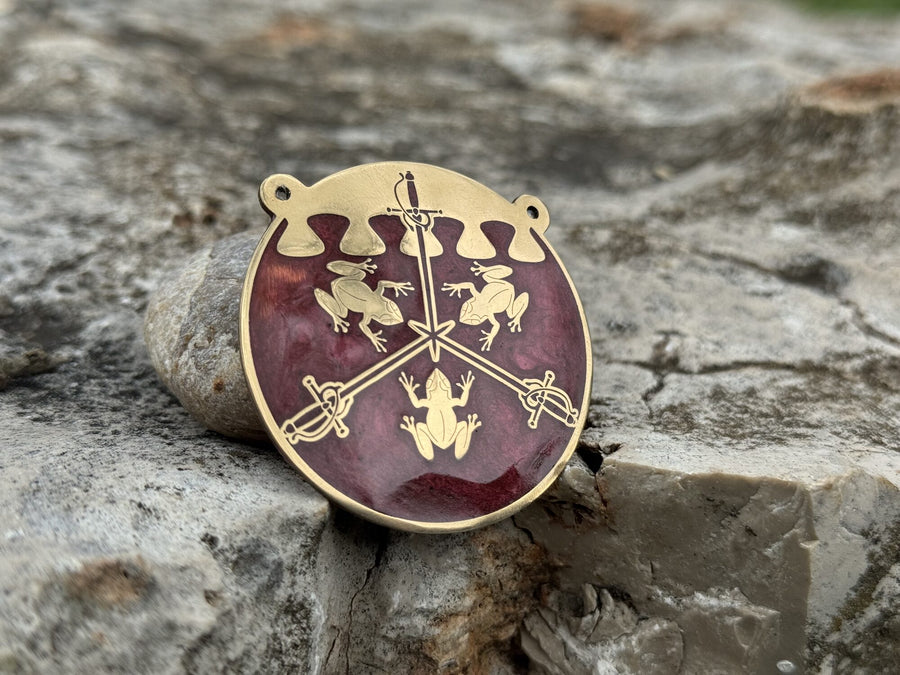 Order of Defense medallion with frogs